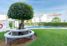 2 Bedroom Apartment with Communal Pool, Vilamoura