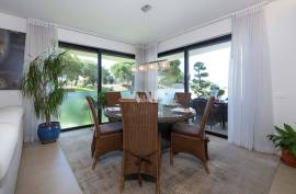 3 bedroom apartment for sale in Quarteira, within walking distance of the beach