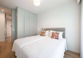 3 bedroom apartment for sale in Quarteira, within walking distance of the beach