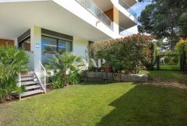 3 bedroom apartment for sale in Quarteira, within walking distance of the beach