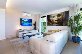 3 bedroom apartment for sale in Quarteira, within walking distance of the beach