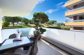 3 bedroom apartment for sale in Quarteira, within walking distance of the beach