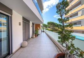 3 bedroom apartment for sale in Quarteira, within walking distance of the beach