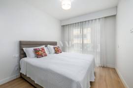 3 bedroom apartment for sale in Quarteira, within walking distance of the beach