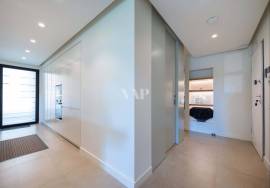 3 bedroom apartment for sale in Quarteira, within walking distance of the beach