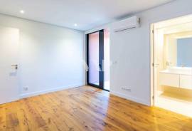 2 BEDROOM TOP FLOOR apartment for sale in Vilamoura, inserted in a private condominium