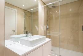 2 BEDROOM TOP FLOOR apartment for sale in Vilamoura, inserted in a private condominium