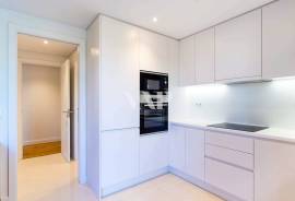 2 BEDROOM TOP FLOOR apartment for sale in Vilamoura, inserted in a private condominium