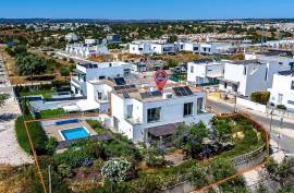 Exquisite 4 Bedroom Tavira Detached Villa with Swimming Pool