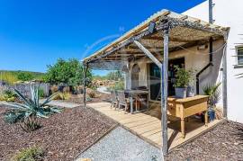Exclusive and modern countryside Quinta on large plot, minutes from Moncarapacho Exclusive and modern countryside Quinta on large plot, minutes from Moncarapacho