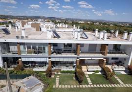 2 bedroom villa in Patã Village - with garage in Box | Gated community with pool 2 bedroom villa in Patã Village - with garage in Box | Gated community with pool