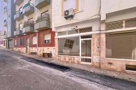 Retail premises for rent in a prime location – Portimão