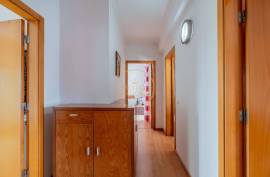 3 Bedroom House with Suite, Garage, Backyard and Renewable Energy – Santa Bárbara, Lourinhã