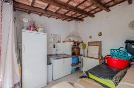 3 Bedroom House with Suite, Garage, Backyard and Renewable Energy – Santa Bárbara, Lourinhã