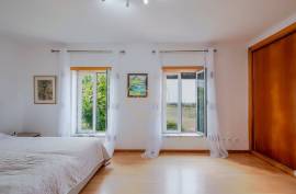 3 Bedroom House with Suite, Garage, Backyard and Renewable Energy – Santa Bárbara, Lourinhã