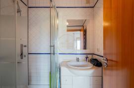 3 Bedroom House with Suite, Garage, Backyard and Renewable Energy – Santa Bárbara, Lourinhã