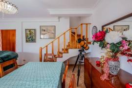 3 Bedroom House with Suite, Garage, Backyard and Renewable Energy – Santa Bárbara, Lourinhã