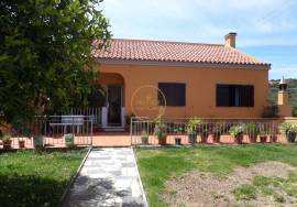 Spacious 6-bedroom semi-detached house at the entrance to Loulé — Space, Comfort and Excellent Location