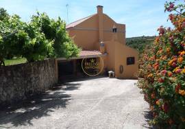 Spacious 6-bedroom semi-detached house at the entrance to Loulé — Space, Comfort and Excellent Location