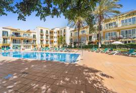 Tavira – 2-bedroom apartment in private condominium with pools