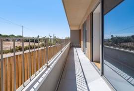 Quarteira – New 2-bedroom ground-floor apartment near the beach
