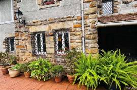 Historic semi-detached urban villa in Galdakao with private garden of more than 800 m² Historic semi-detached urban villa in Galdakao with private garden of more than 800 m²