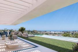 Exclusive luxury ground floor apartment with private garden in Benahavís Exclusive luxury ground floor apartment with private garden in Benahavís
