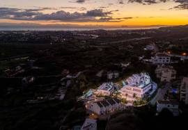 Exclusive luxury ground floor apartment with private garden in Benahavís Exclusive luxury ground floor apartment with private garden in Benahavís
