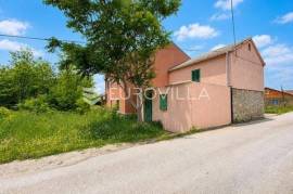 Zadar, Privlaka, house for renovation 300 m from the sea