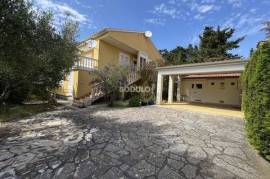 FAMILY HOUSE WITH SEA VIEW – MULINE, ISLAND OF UGLJAN