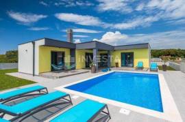 Pula, modernes Einfamilienhaus mit Pool