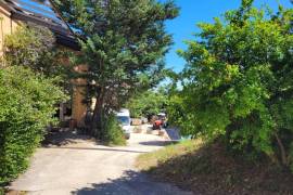 A Complex Of Winegrowing Buildings On A Plot Of 1860 M2, Part Of Which Is Suitable For Development.