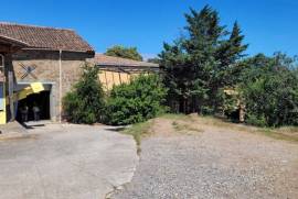A Complex Of Winegrowing Buildings On A Plot Of 1860 M2, Part Of Which Is Suitable For Development.