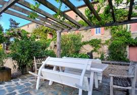 Unique Magnificent Stone Farmhouse With 300 M2 Of Living Space, 5 Bedrooms And Outbuilding On 1.5 Hectares Of Land In The Heart Of The Garrigue With Panoramic Views. Unique Magnificent Stone Farmhouse With 300 M2 Of Living Space, 5 Bedrooms And Outbuilding On 1.5 Hectares Of Land In The Heart Of The Garrigue With Panoramic Views.
