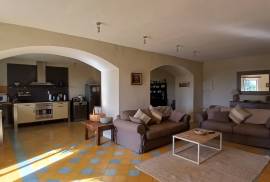 Unique Magnificent Stone Farmhouse With 300 M2 Of Living Space, 5 Bedrooms And Outbuilding On 1.5 Hectares Of Land In The Heart Of The Garrigue With Panoramic Views. Unique Magnificent Stone Farmhouse With 300 M2 Of Living Space, 5 Bedrooms And Outbuilding On 1.5 Hectares Of Land In The Heart Of The Garrigue With Panoramic Views.