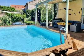 Beautiful Bourgeoise House, Entirely Renovated With Taste, Offering 7 Bedrooms, 7 Bathrooms And Annexes On A 870 M2 Plot With Pool. Beautiful Bourgeoise House, Entirely Renovated With Taste, Offering 7 Bedrooms, 7 Bathrooms And Annexes On A 870 M2 Plot With Pool.