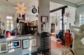 Beautiful Bourgeoise House, Entirely Renovated With Taste, Offering 7 Bedrooms, 7 Bathrooms And Annexes On A 870 M2 Plot With Pool. Beautiful Bourgeoise House, Entirely Renovated With Taste, Offering 7 Bedrooms, 7 Bathrooms And Annexes On A 870 M2 Plot With Pool.