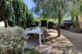 Beautiful Bourgeoise House, Entirely Renovated With Taste, Offering 7 Bedrooms, 7 Bathrooms And Annexes On A 870 M2 Plot With Pool. Beautiful Bourgeoise House, Entirely Renovated With Taste, Offering 7 Bedrooms, 7 Bathrooms And Annexes On A 870 M2 Plot With Pool.