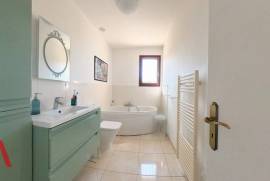 6 room, 165m2 Detached house for sale in Puissalicon - 399 000 € *