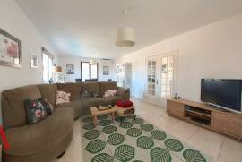 6 room, 165m2 Detached house for sale in Puissalicon - 399 000 € *