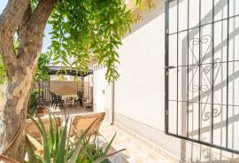 listing listing