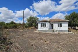 Maison économique de plain-pied à vendre dans le village de Dyulevo, région de Bourgas, Bulgarie