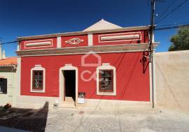 Where Life Flows with Serenity... Renovated 3 Bedroom Villa in Pêra with Sea View