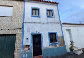 Traditional House for Renovation in Bensafrim