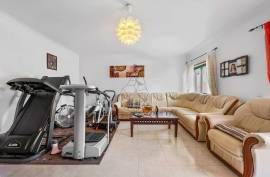 2 bedroom apartment located about 600 meters from the beach in Quarteira 2 bedroom apartment located about 600 meters from the beach in Quarteira