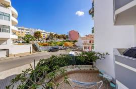 2 bedroom apartment located about 600 meters from the beach in Quarteira 2 bedroom apartment located about 600 meters from the beach in Quarteira