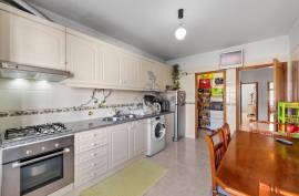 2 bedroom apartment located about 600 meters from the beach in Quarteira 2 bedroom apartment located about 600 meters from the beach in Quarteira