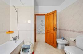 2 bedroom apartment located about 600 meters from the beach in Quarteira 2 bedroom apartment located about 600 meters from the beach in Quarteira