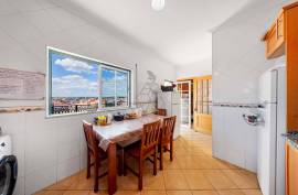 1+3 bedroom apartment with sea view from the terrace in Quarteira 1+3 bedroom apartment with sea view from the terrace in Quarteira