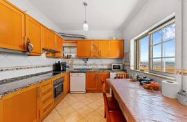 1+3 bedroom apartment with sea view from the terrace in Quarteira 1+3 bedroom apartment with sea view from the terrace in Quarteira